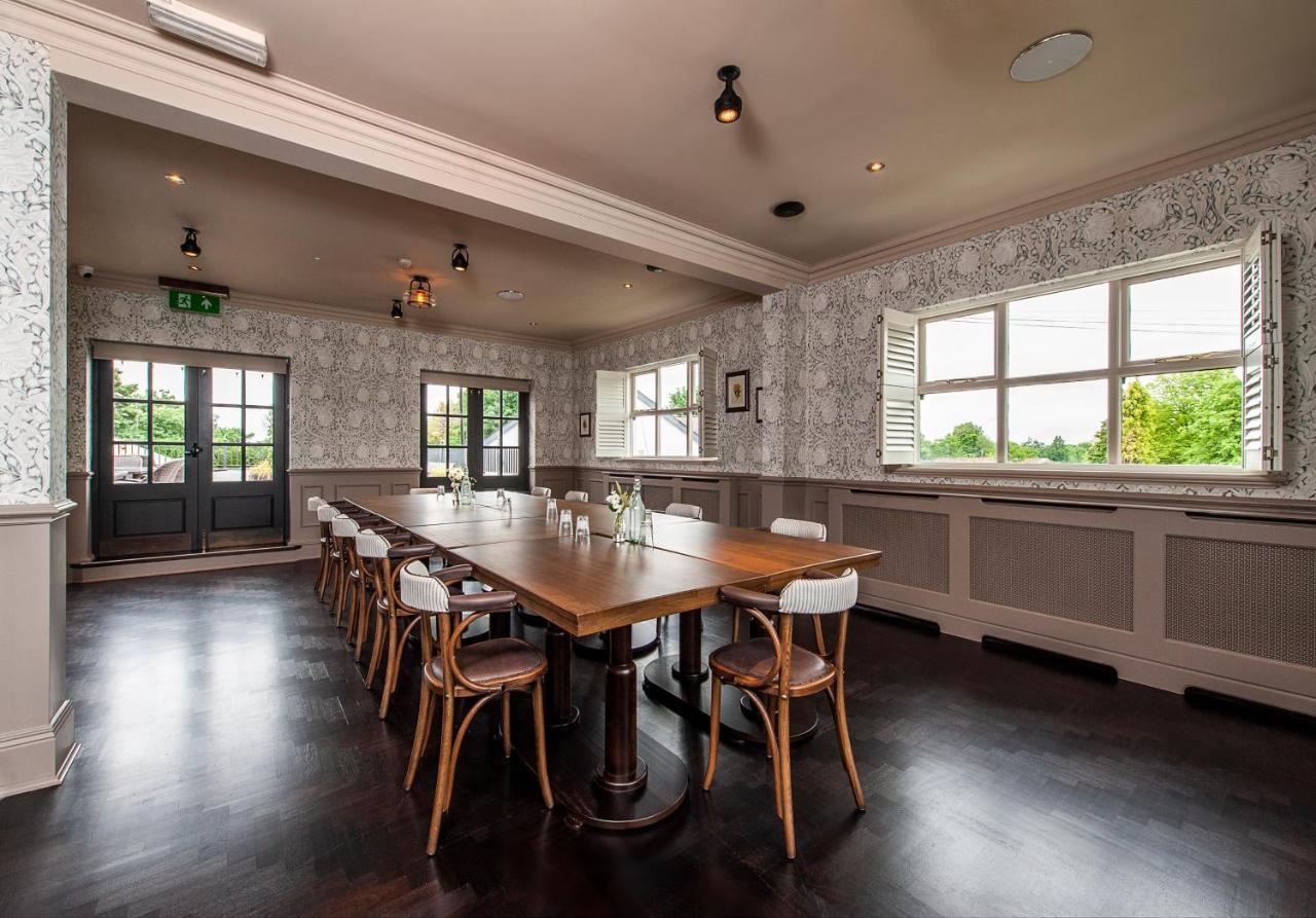 The Bulls Head Hotel Хейл Экстерьер фото