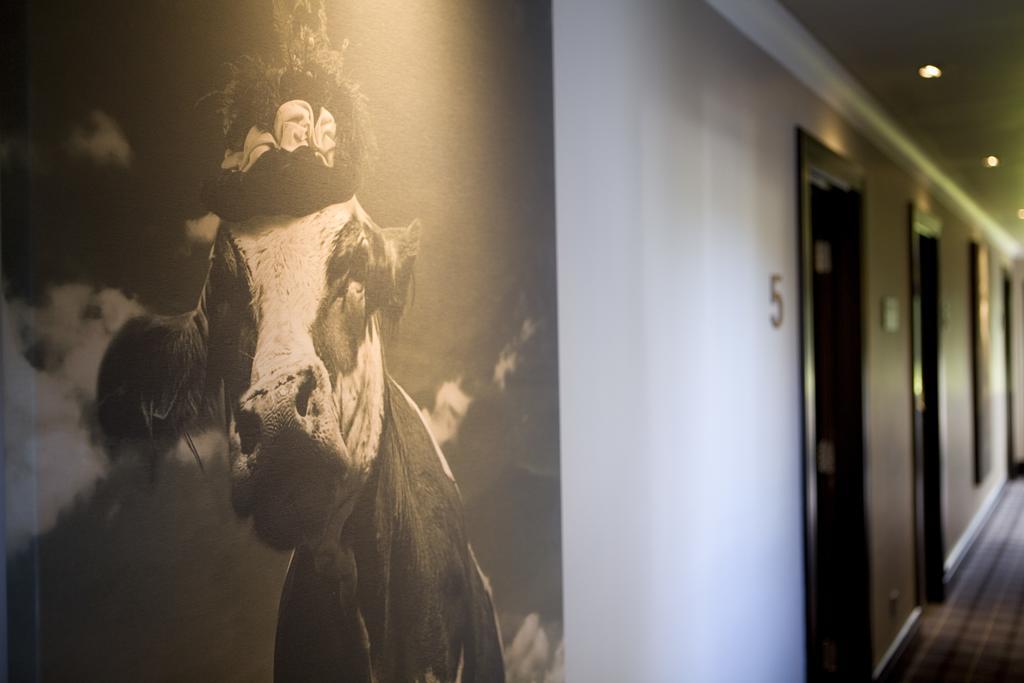 The Bulls Head Hotel Хейл Экстерьер фото